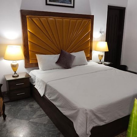 Family Guest House Lahore Near Airport Exterior photo